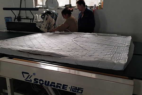 制作喜临门床垫的双拷边机好用吗？